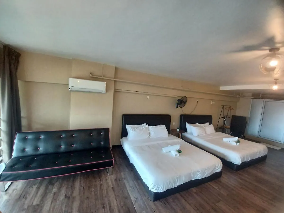 Duplex Apartment Near Queensbay Mall kontakter